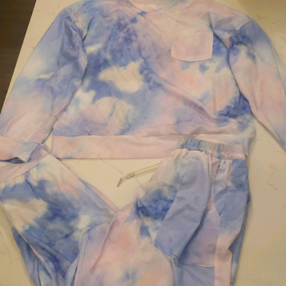 Tie Dye Jogger outfit